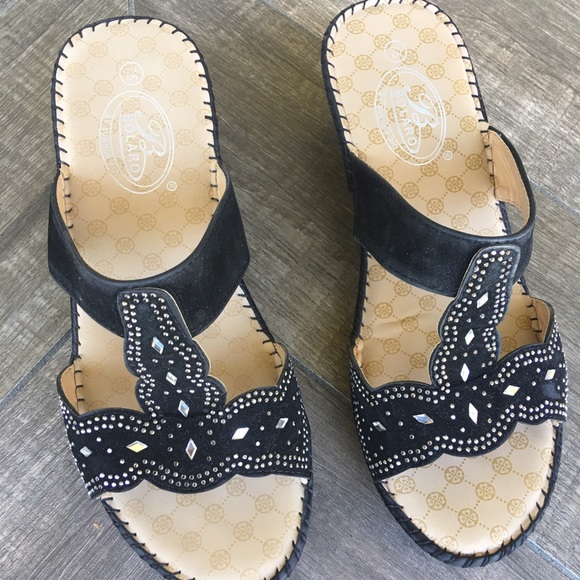 Bolero silver studded slip in wedge sandal by Summer Rio - Picture 1 of 6